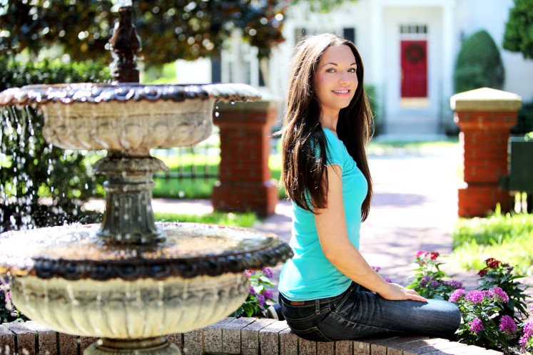 Actress Kelli Cayman Cozlin on-set with Adrienne Daniels Photography